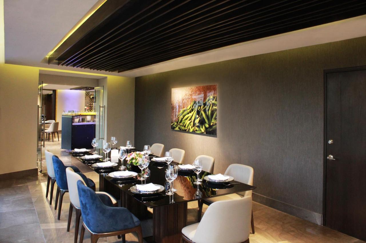Fiesta Americana Reforma Mexico Extérieur photo A private dining room at the restaurant