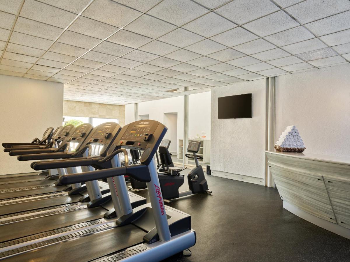 Fiesta Americana Reforma Mexico Extérieur photo The gym at the hotel