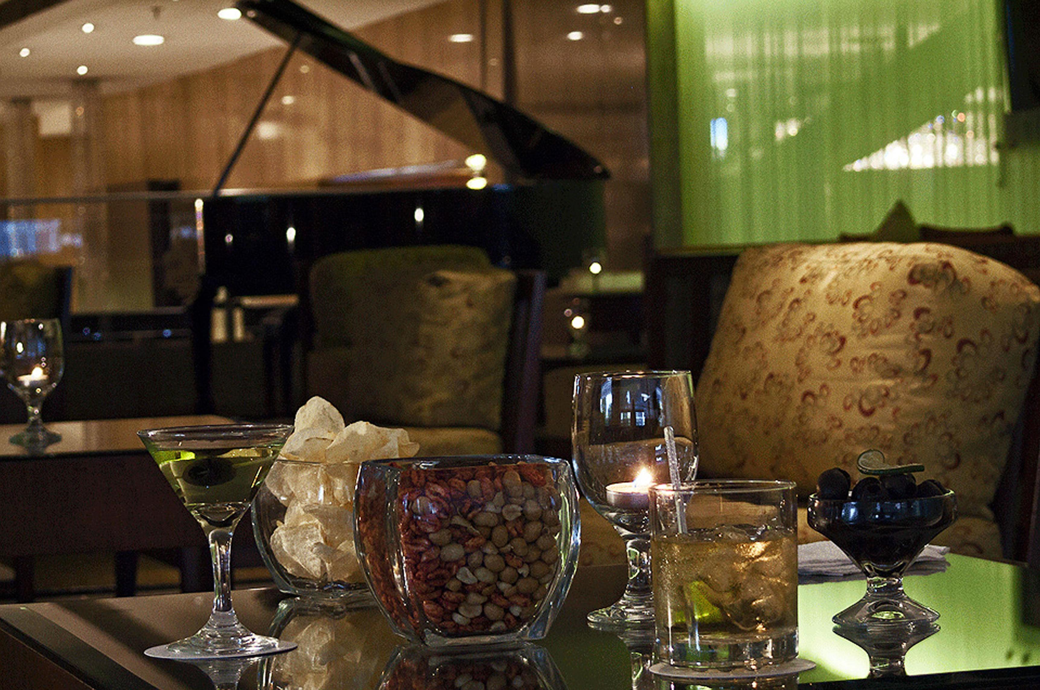 Fiesta Americana Reforma Mexico Extérieur photo The piano bar at the hotel