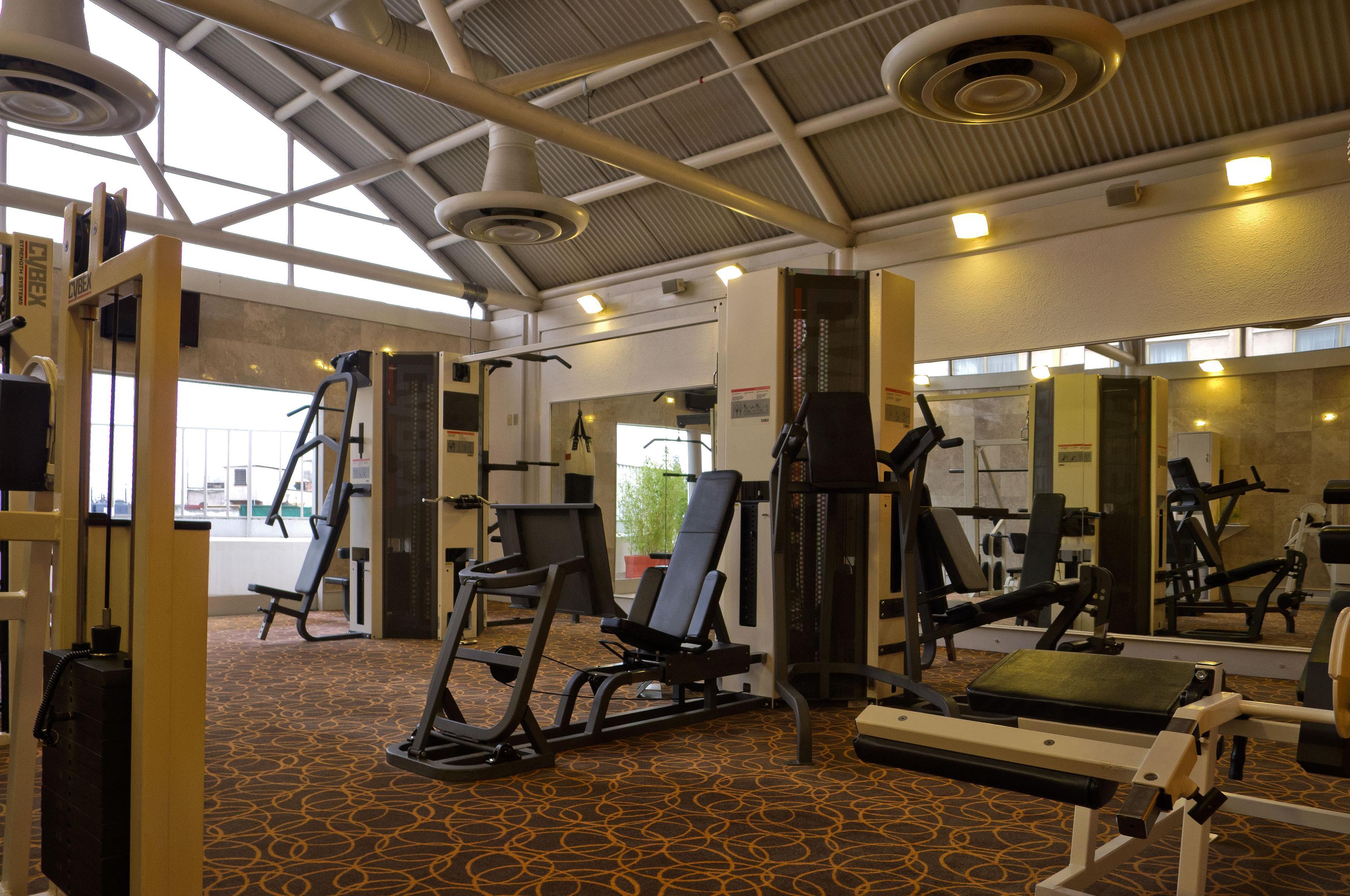 Fiesta Americana Reforma Mexico Extérieur photo The gym at the hotel