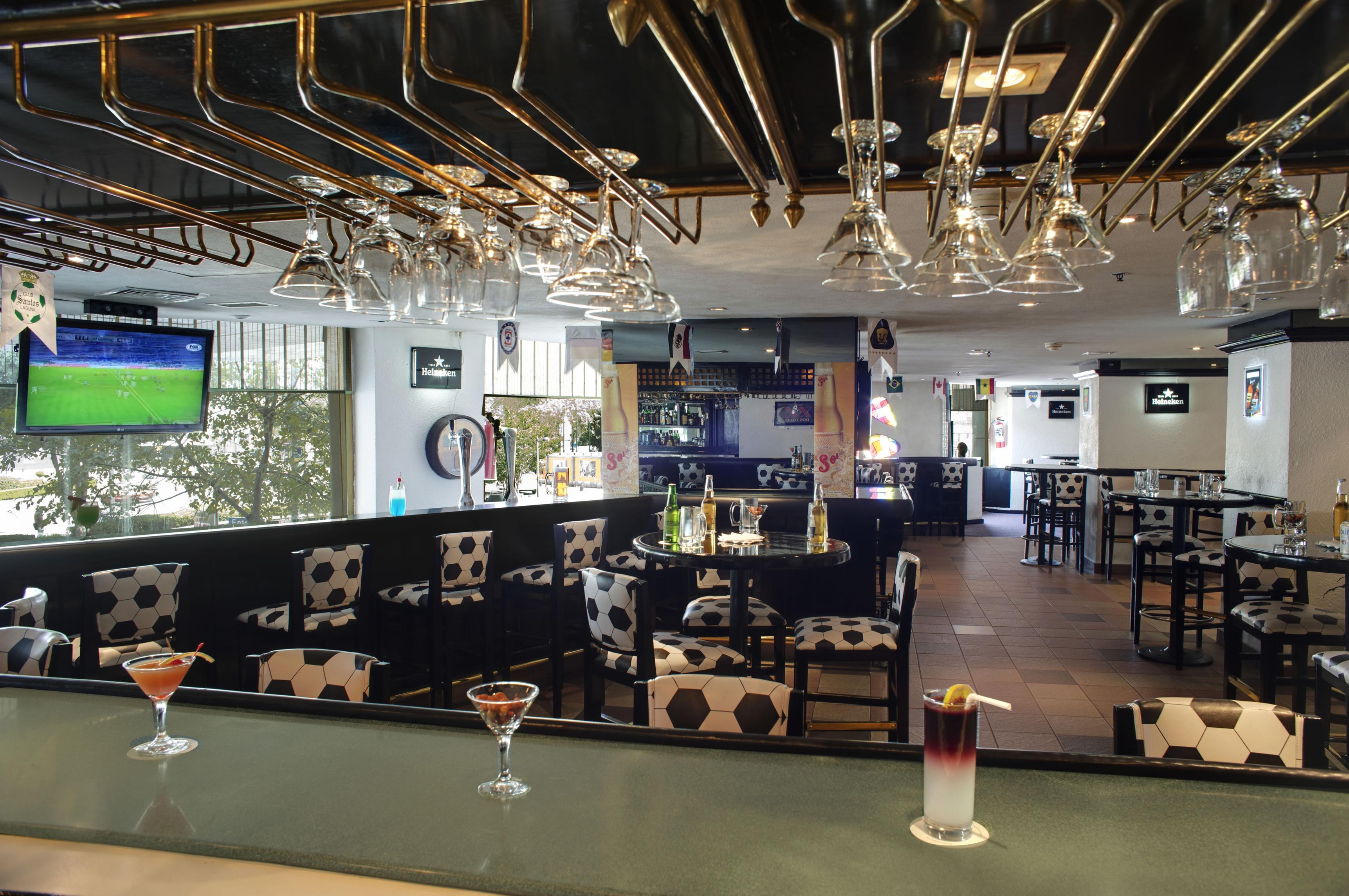 Fiesta Americana Reforma Mexico Extérieur photo The interior of the bar